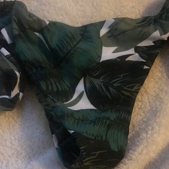 Tropical Bikini - Picture 4 of 6